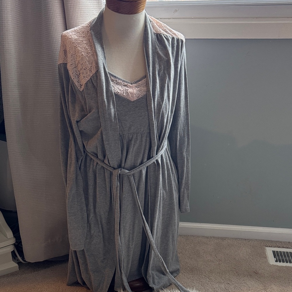 Motherhood Maternity Gray and Pink Lace Robe Set